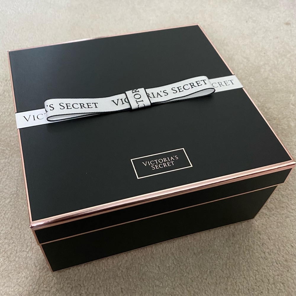 Victoria’s Secret Gift Box